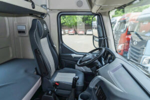 Cabin xe đầu kéo Chenglong H7 LUXK 445HP cầu dầu